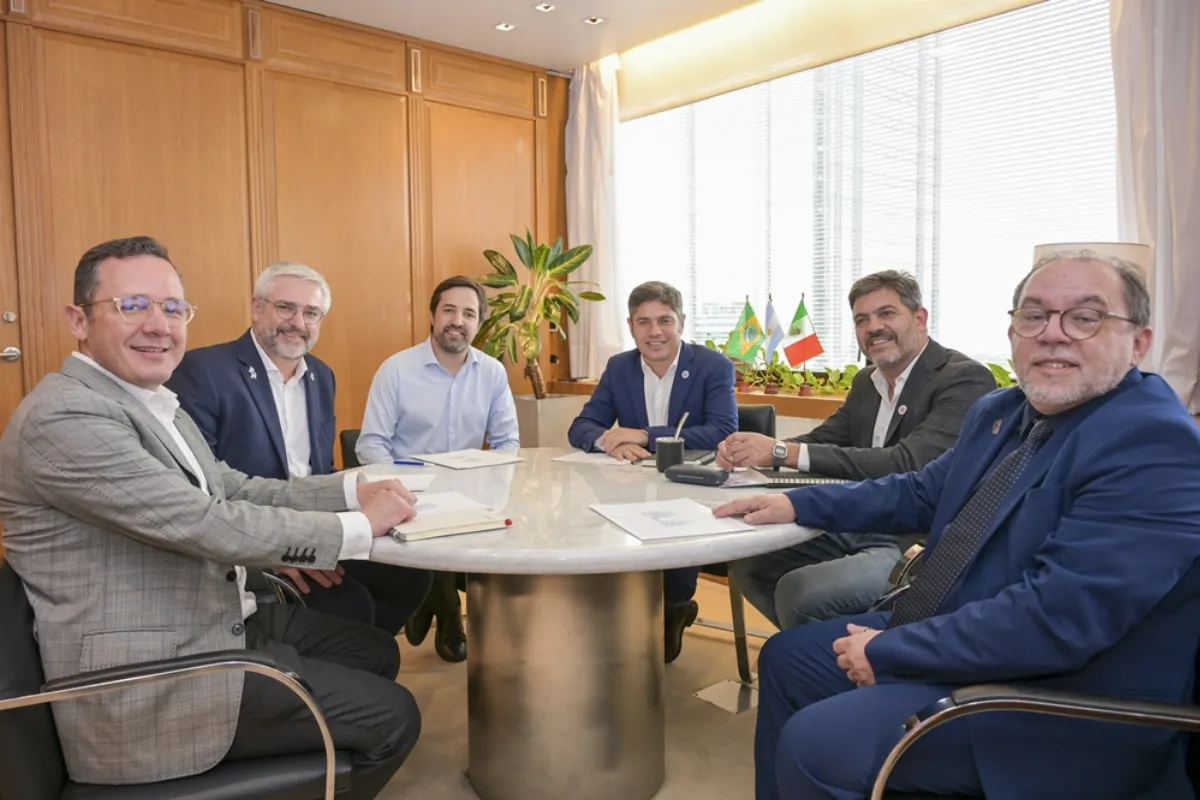 Kicillof se reunió con autoridades del área de Salud de Brasil y México
