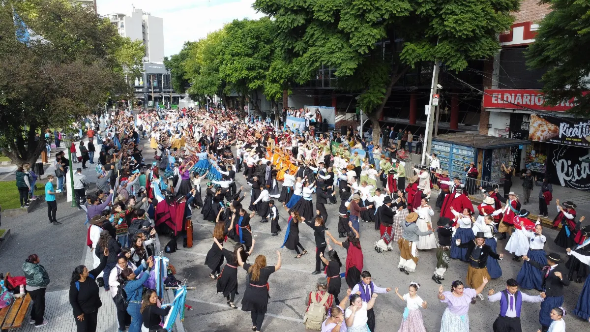 Fiestón: así se lleva a cabo el cumpleños número 113 de Esteban Echeverría