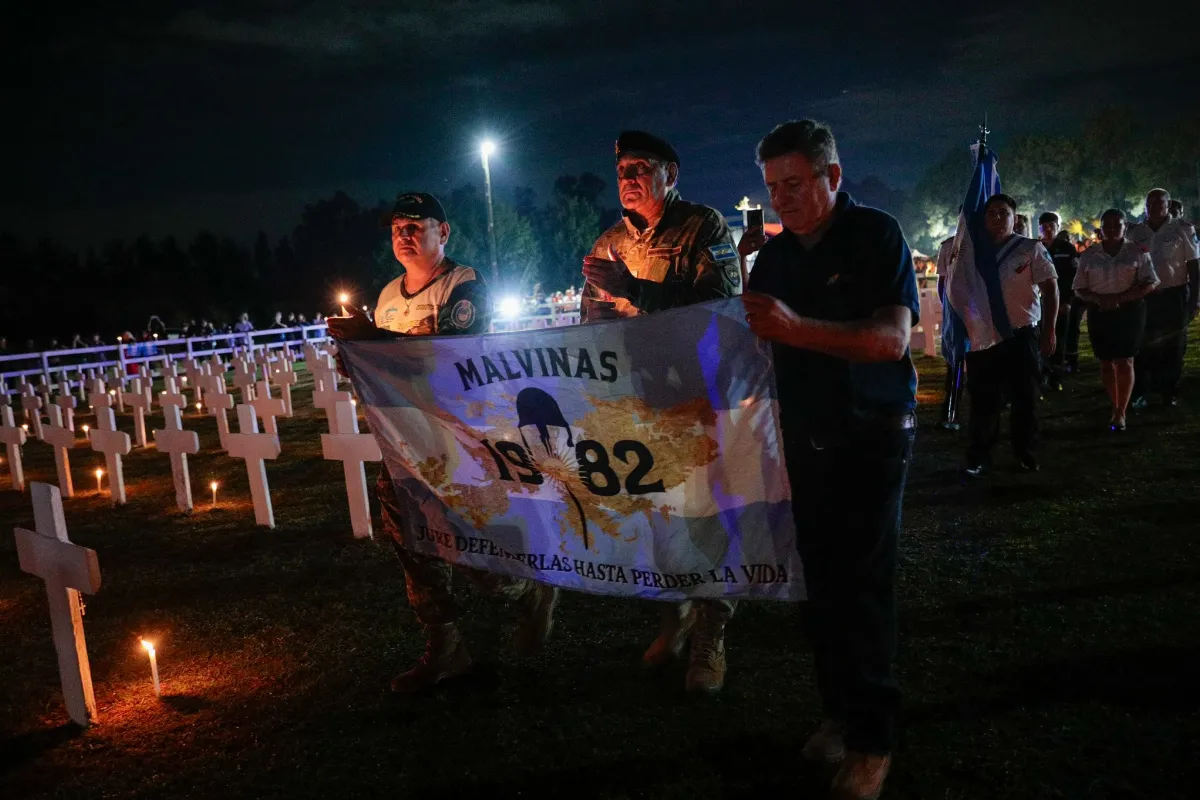 Intendentes participaron junto a los veteranos de las vigilias por Malvinas