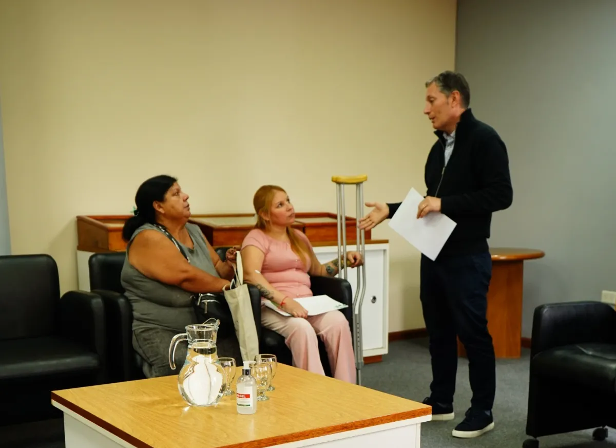 Estado presente en Esteban Echeverría: un subsidio, una cadera nueva